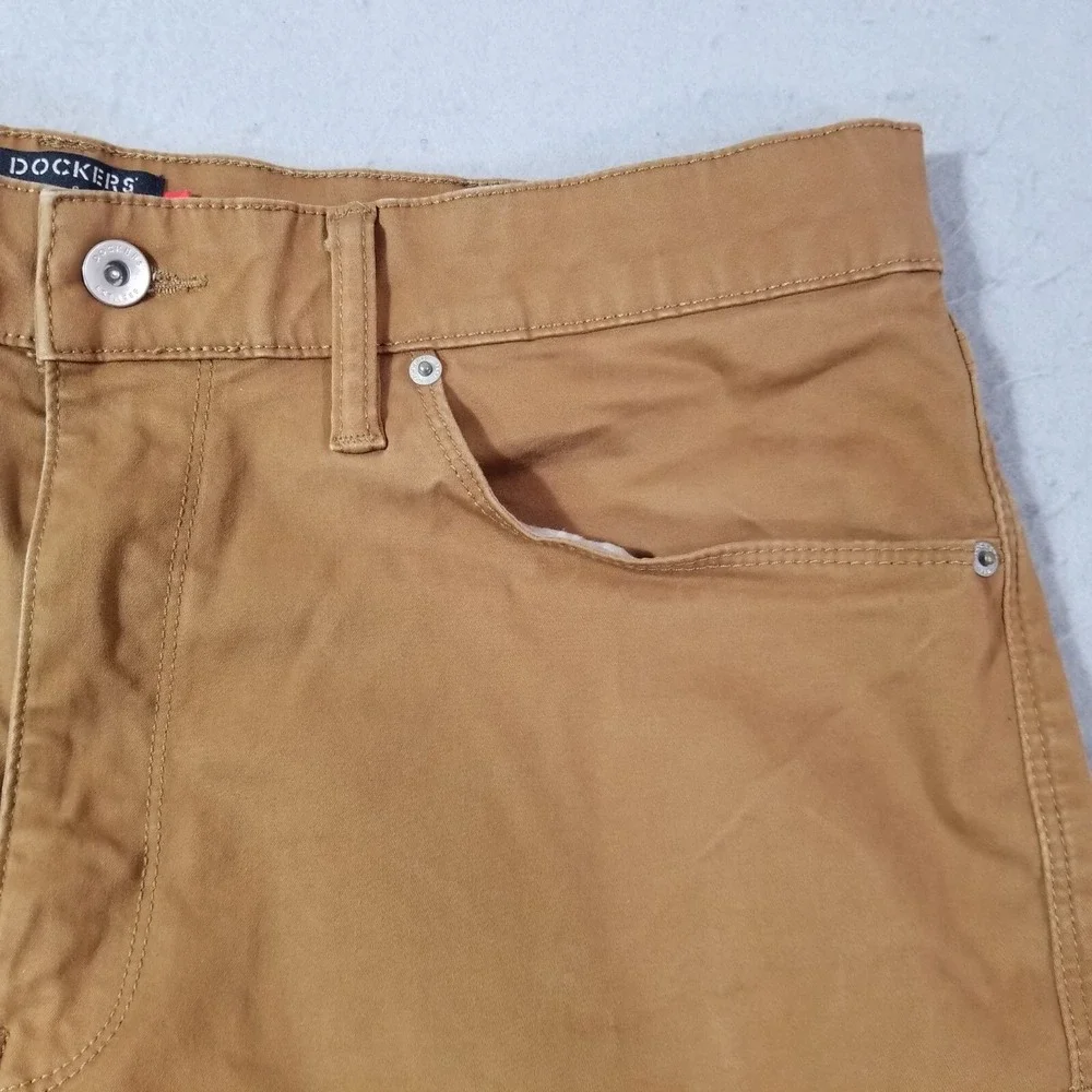 Levi's Dockers jeans men's 36x 28 regular straight Supreme Flex Brown pants